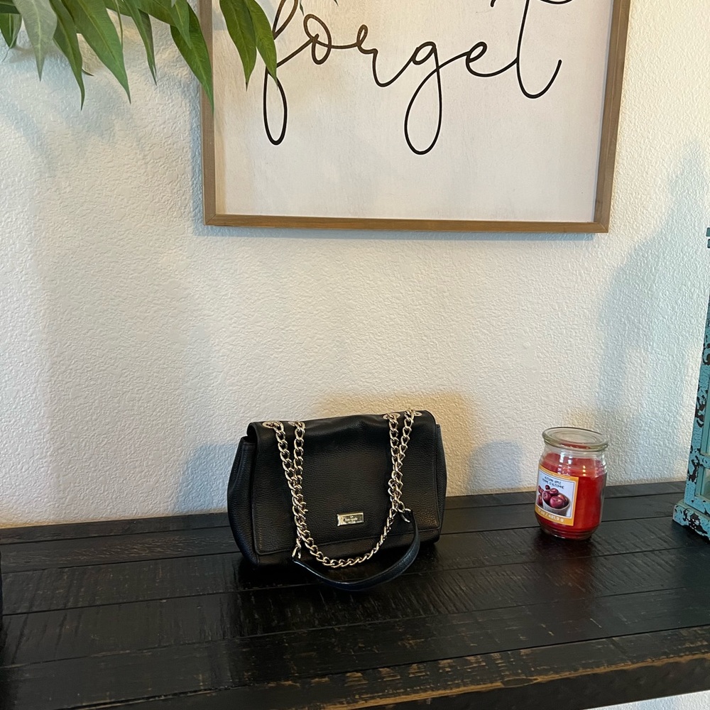 Kate spade flap bag with gold chain!!